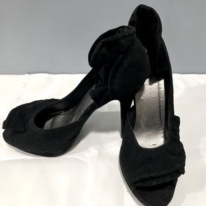 Suede black, classy heels, size 10